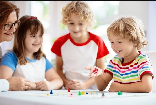 11ª Edição | Filosofia para Crianças e Jovens: a arte de dialogar com jogos filosóficos - 15 H